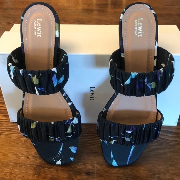 LEWITT Navy Floral 36.5 M ~ New in Box - Picture 2 of 5